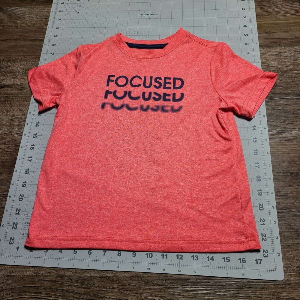 Xersion‎ Quick-Dri T-Shirt Boys Youth XSmall (6-7) Peach Graphic Focused
